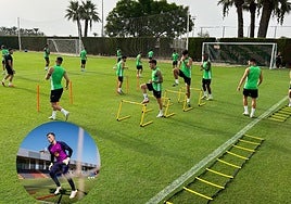 Los jugadores del Elche, durante la sesión previa al choque frente al Levante.