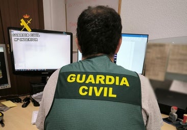 La Guardia Civil desarticula en Torrevieja una red de estafas que recurría a falsas transferencias y a la extorsión