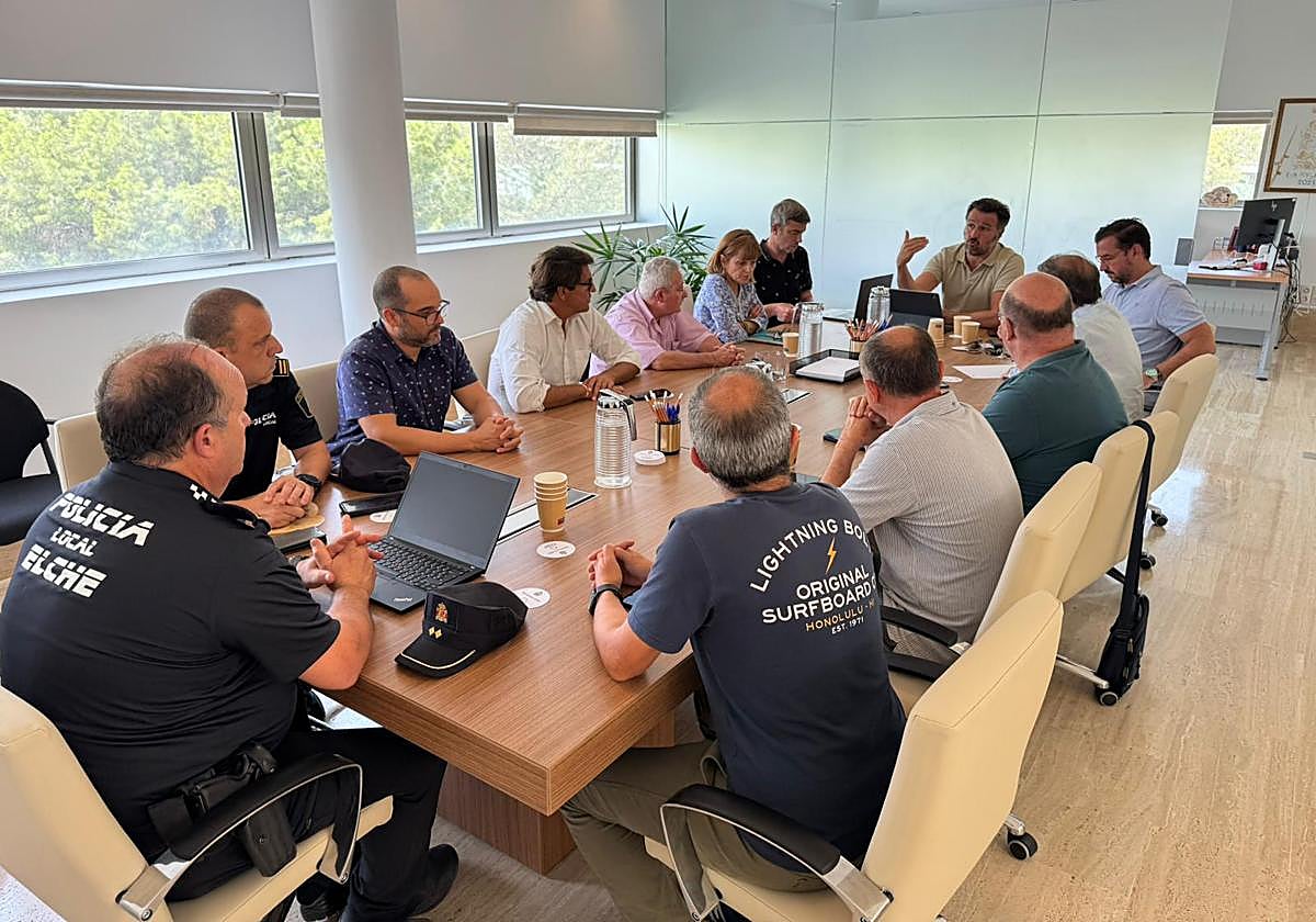 Gabinete de crisis constituido en el Ayuntamiento de Elche ante el masivo ataque informático.