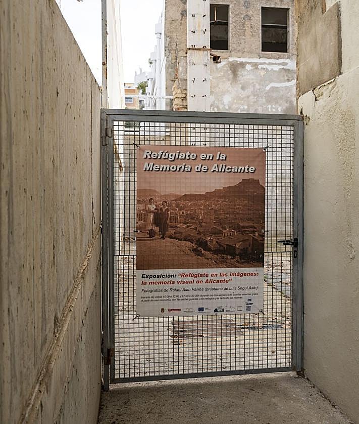 Imagen secundaria 2 - Entradas a varios refugios de Alicante: Séneca, Castellón, las Cigarreras. 