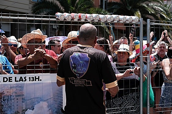 Mascletà de la Pirotecnia Ferrández en Luceros.