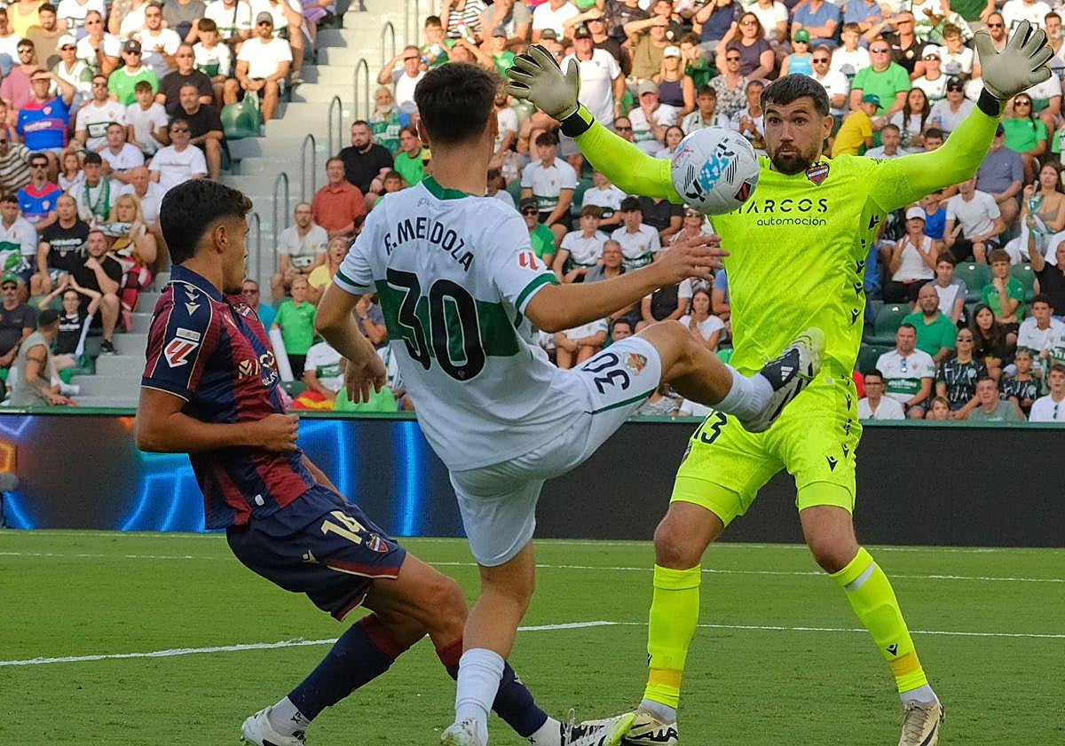 Imagen principal - Imágenes del encuentro.