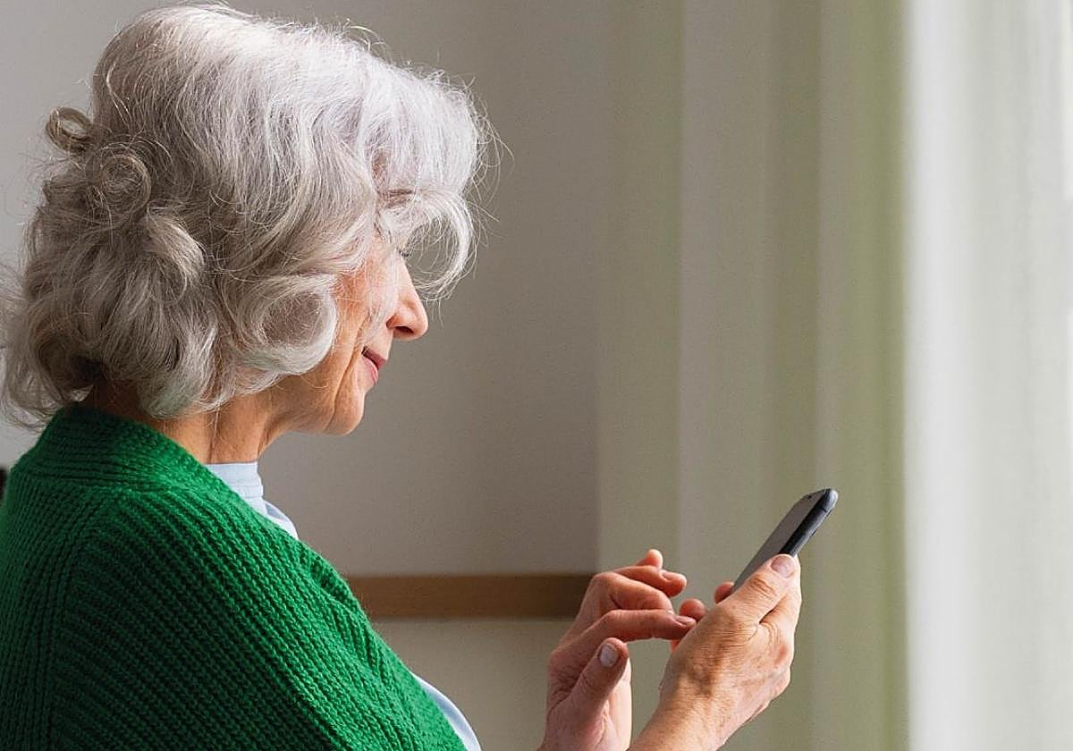 La Sede de la UA en Torrevieja acogerá el curso «Tu móvil desde cero».