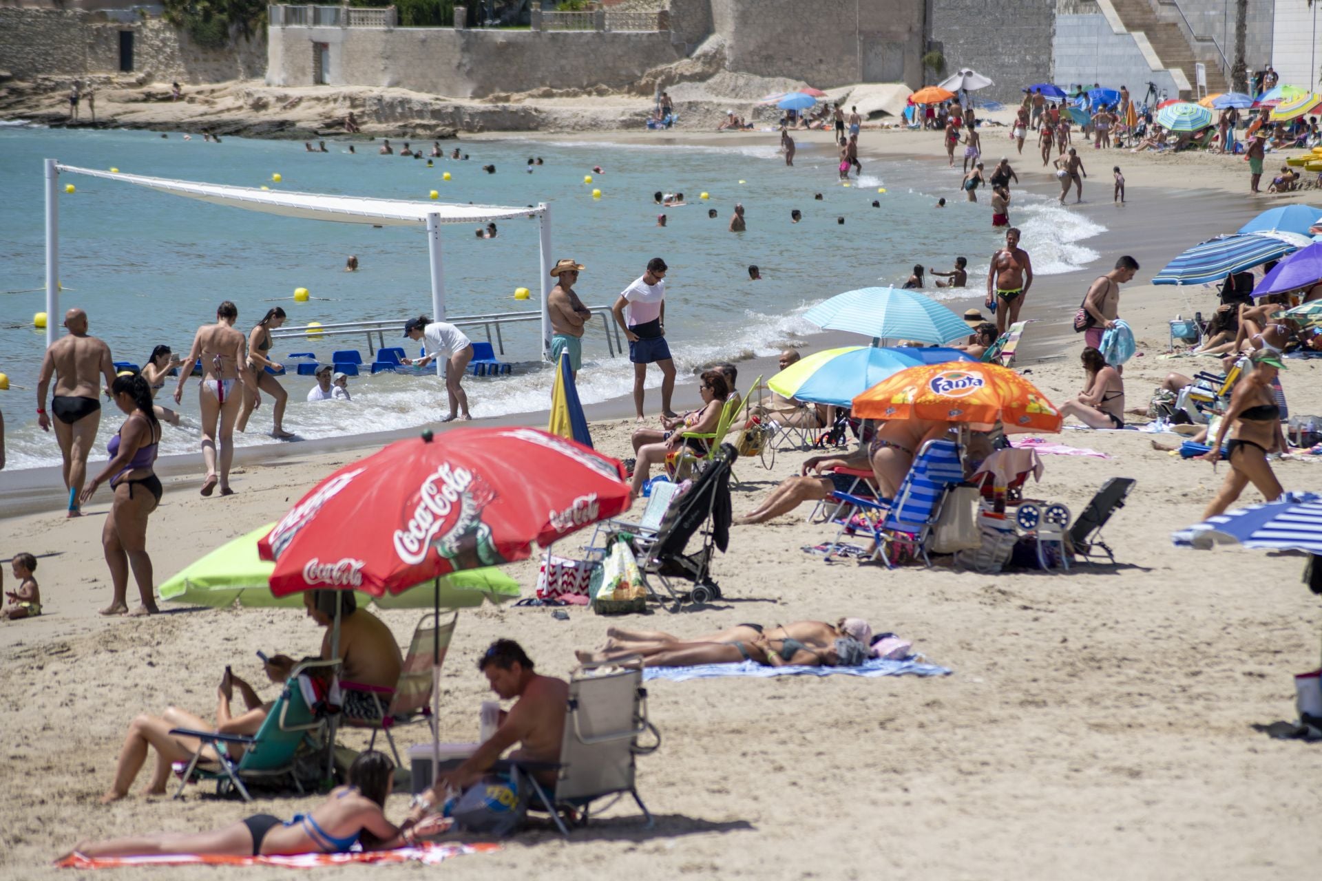 Playa de la Albufereta, en una imagen de archivo.