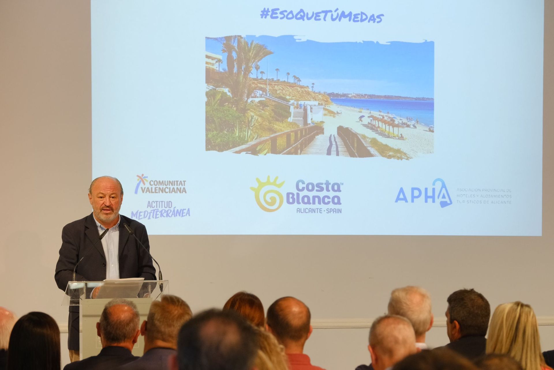 Alicante lanza una campaña para prevenir la turismofobia