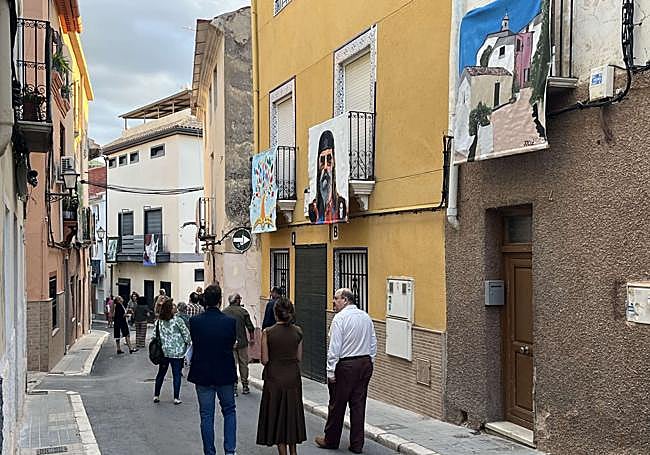 Exposición 'Art al balcó' de 2024.