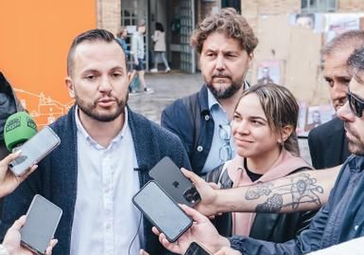 Los concejales de Compromís en Alicante, Rafa Mas y Sara LLobell.