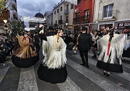 Bailes populares en las Fiestas de Invierno de Ibi.