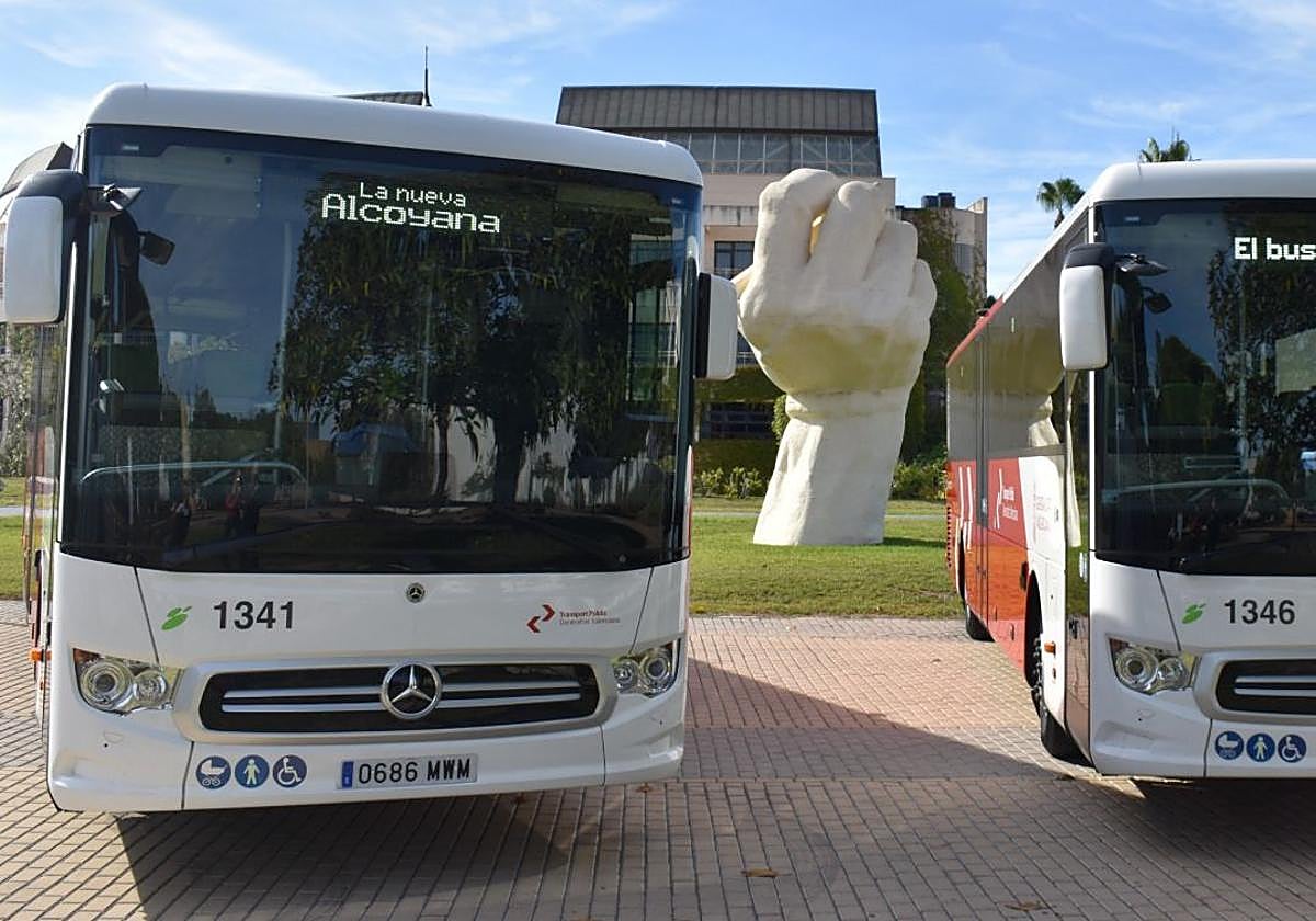 Autobuses que realizan transporte regular de viajeros por la provincia de Alicante.