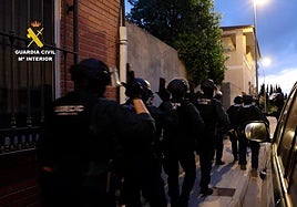 Imágenes de la operación que ha tumbado la organización criminal que operaba desde la Vega Baja.