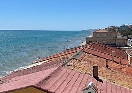 Imagen de las casas tradicionales de la playa Babilonia.