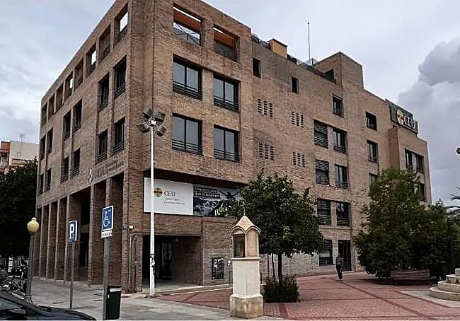 Edificio CEU Cardenal Herrea en Elche.