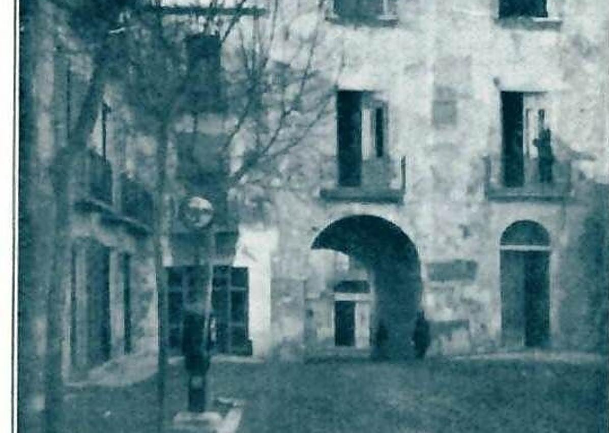 Imagen secundaria 1 - Escritura de compraventa firmada el 4 de septiembre de 1925 entre Pascual Mas Mas y el Ayuntamiento.