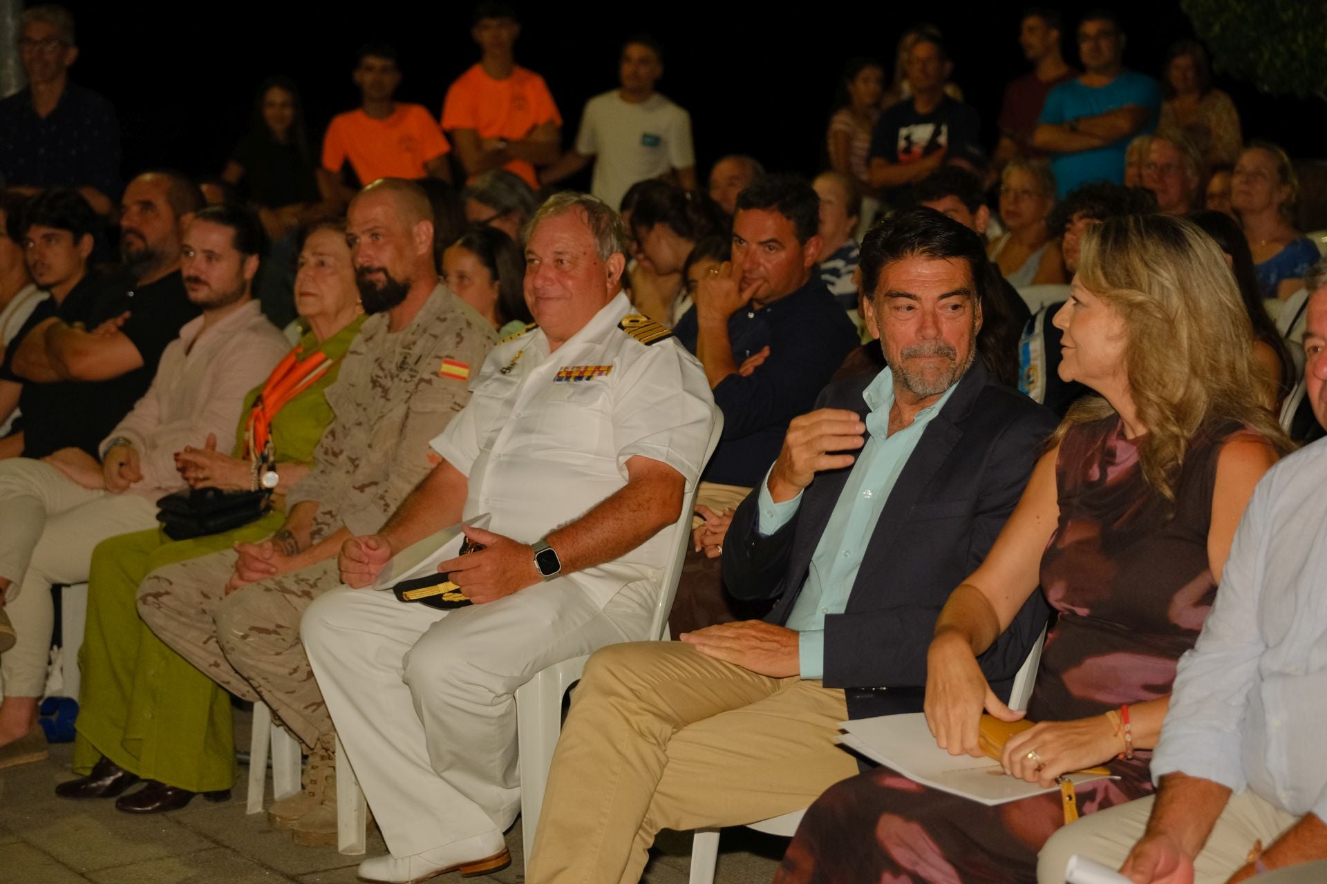 El pregón y el engalanado de calles marcan el inicio de las fiestas del Raval Roig