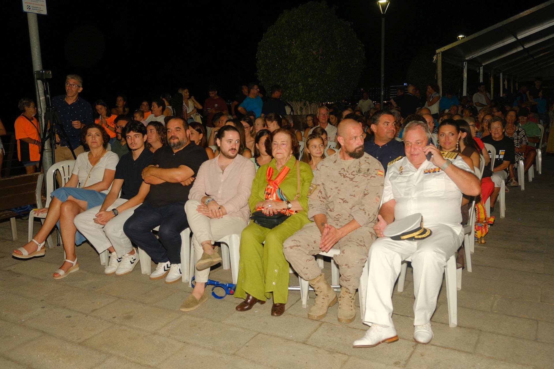El pregón y el engalanado de calles marcan el inicio de las fiestas del Raval Roig