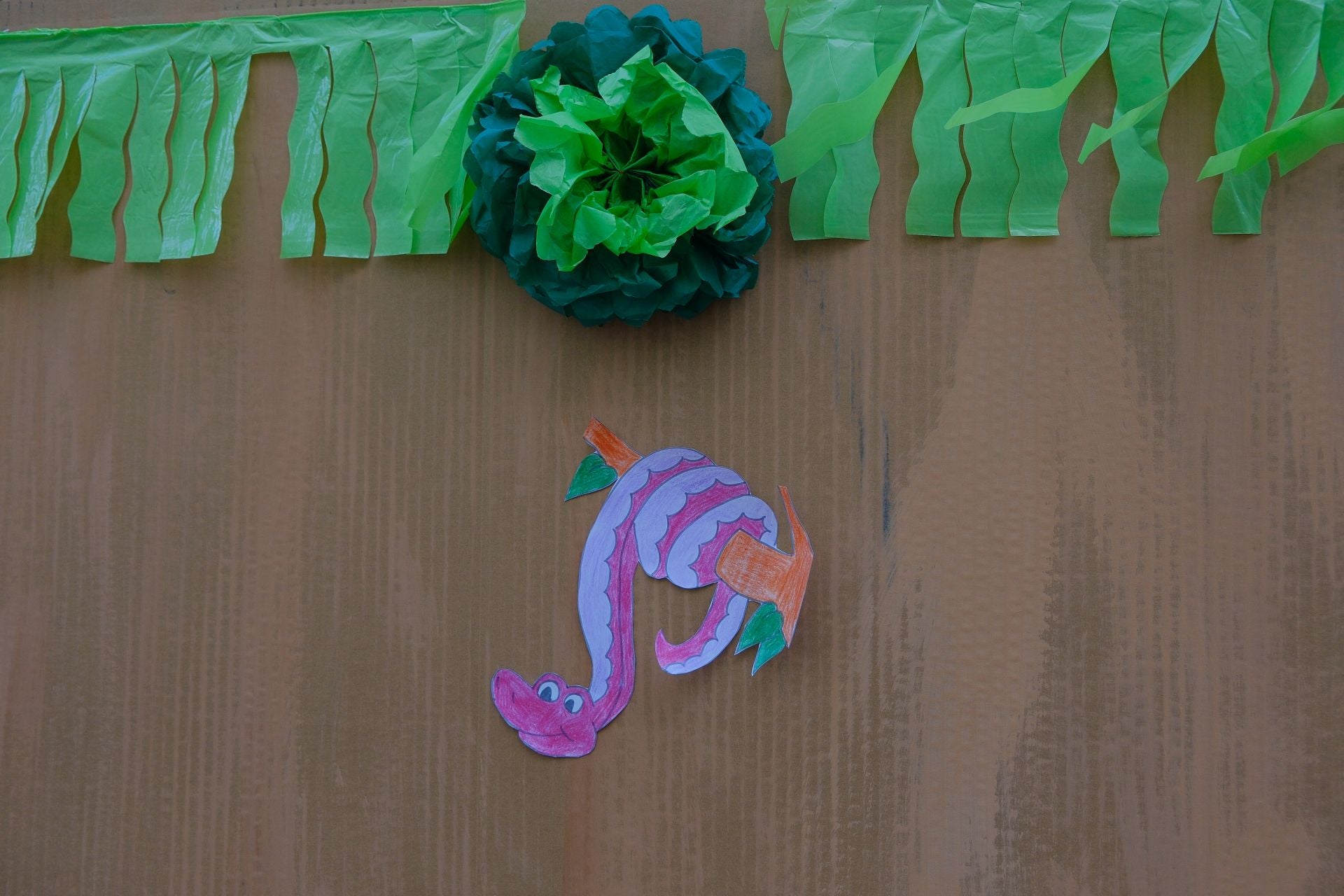 El pregón y el engalanado de calles marcan el inicio de las fiestas del Raval Roig