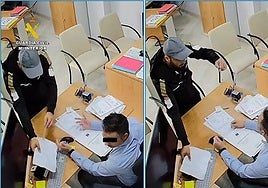 Uno de los investigados, pillado 'in fraganti' por la cámara de uno de los establecimientos.