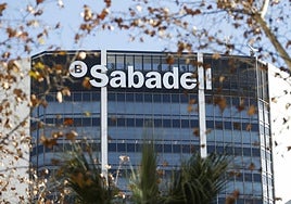 Vista de la sede del Banco Sabadell en la Diagonal de Barcelona.