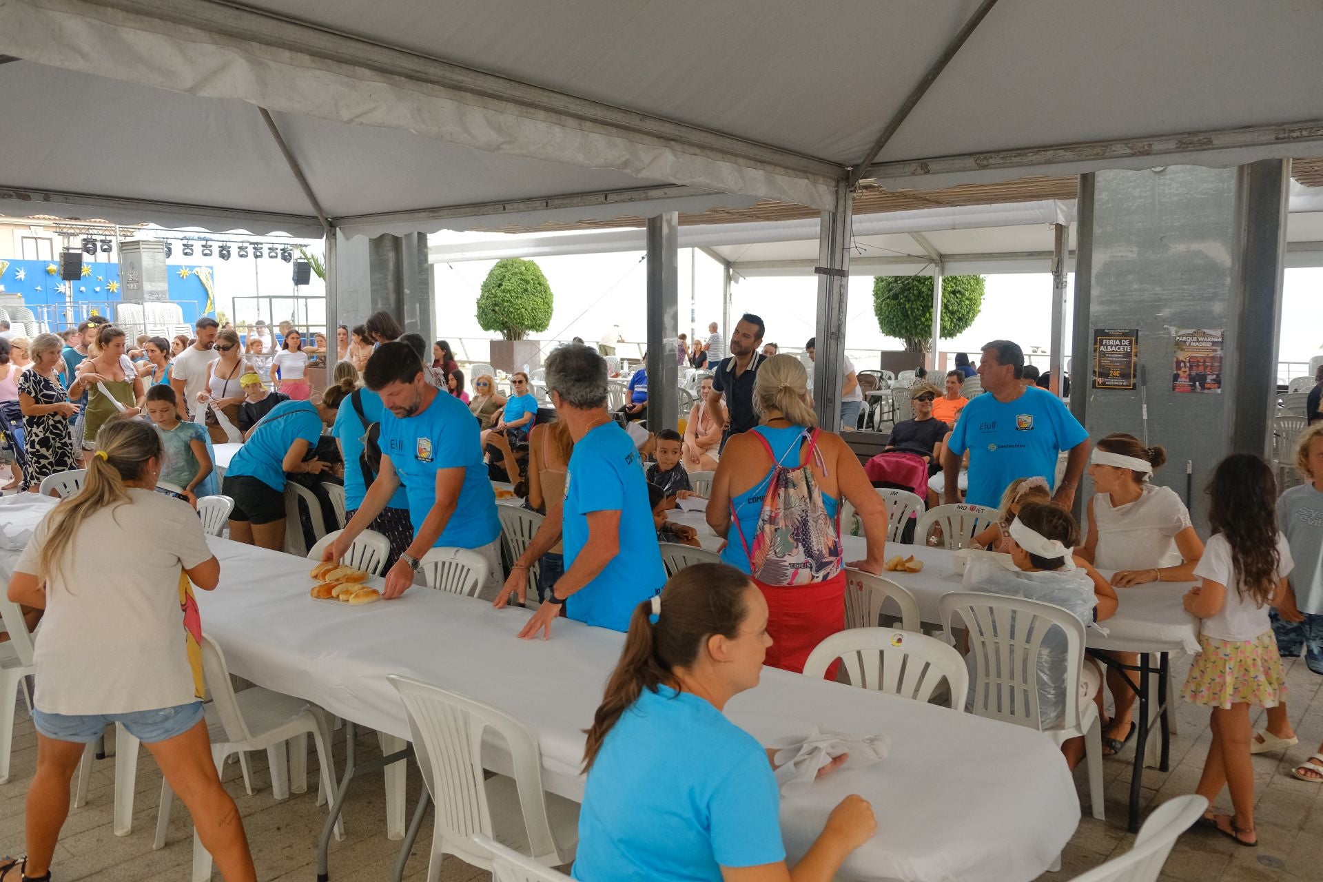 El Raval Roig sigue de fiesta: juegos populares y chocolatada