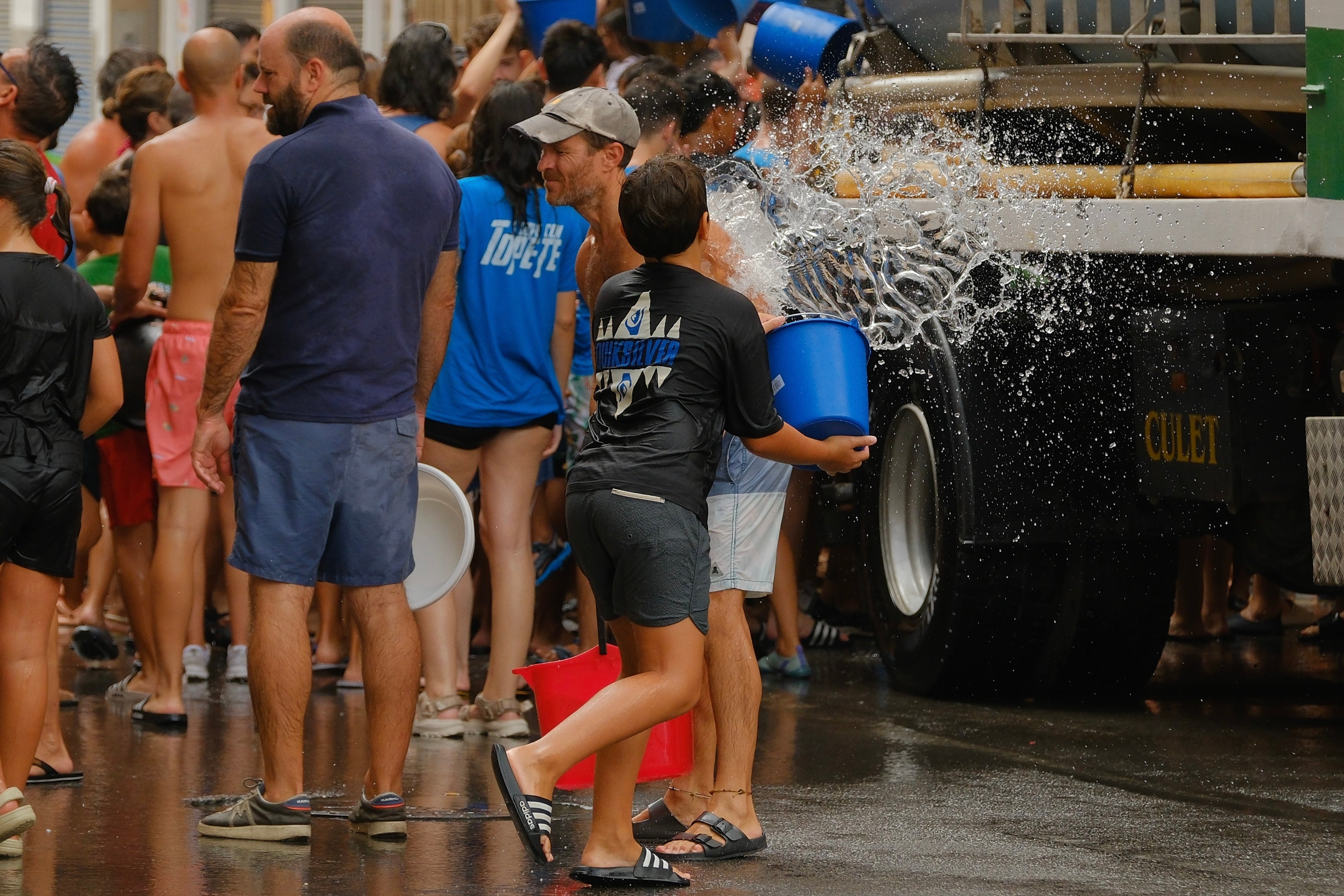 Diversión a cubazos en el Raval Roig
