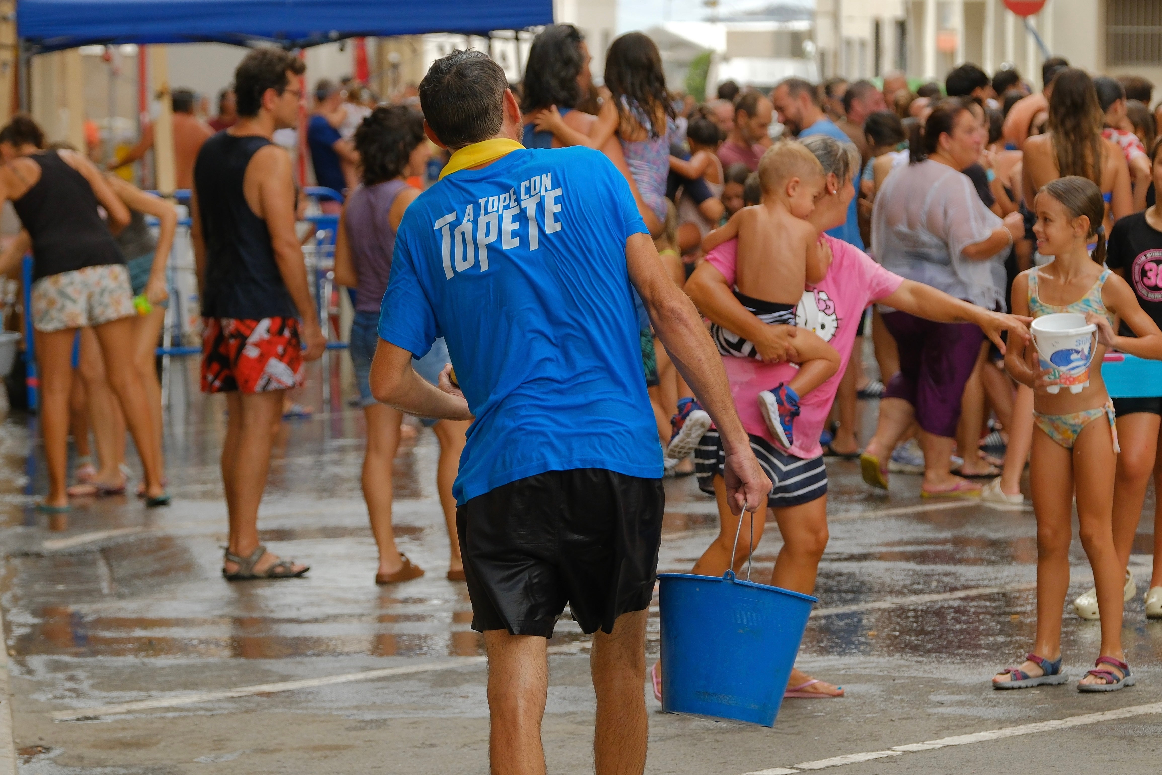 Diversión a cubazos en el Raval Roig