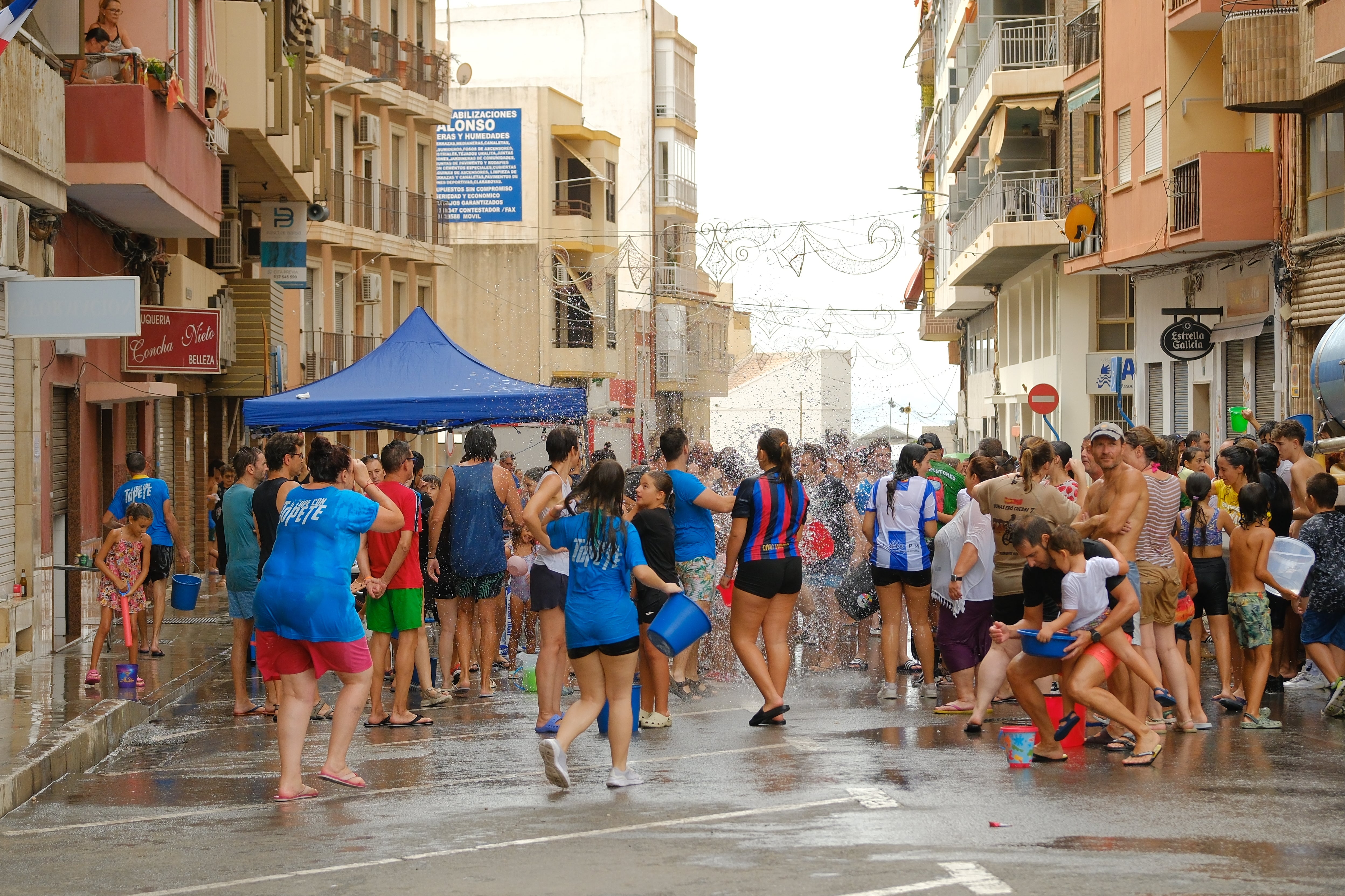 Diversión a cubazos en el Raval Roig