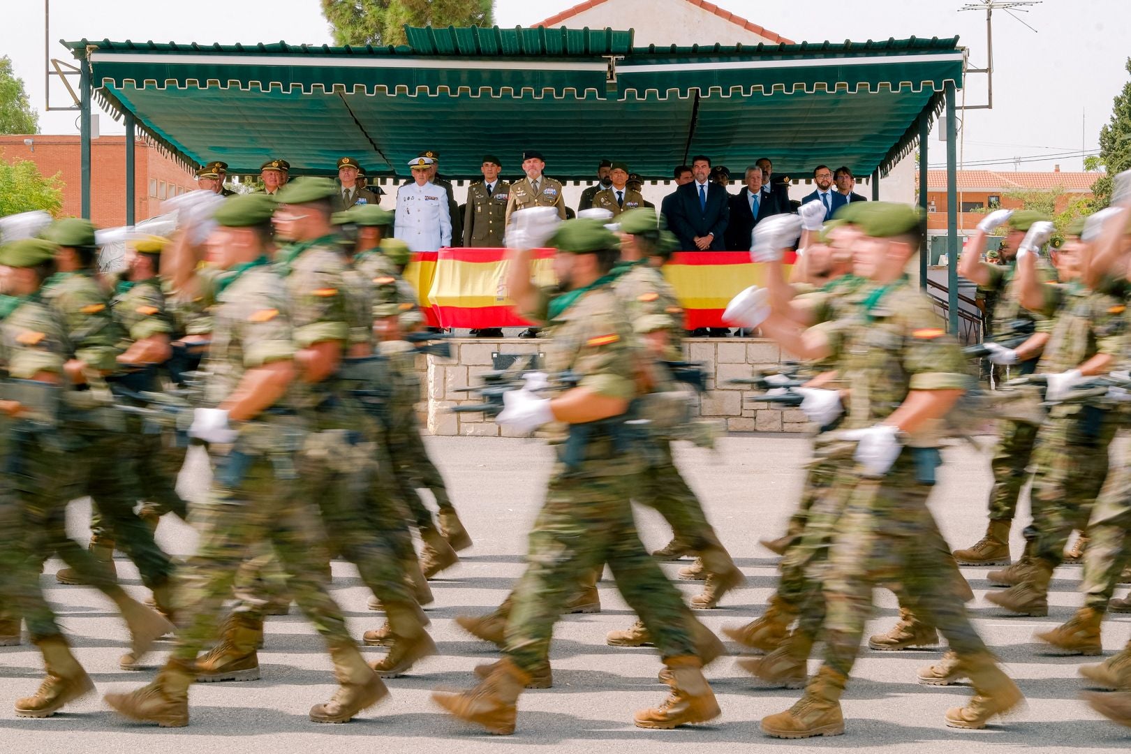 La toma de mando del nuevo líder del MOE, en imágenes