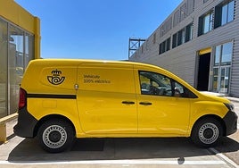 Una de las nuevas furgonetas que se han repartido por la provincia.