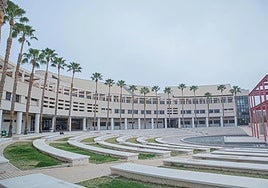 Aulario 2 y anfiteatro de la Universidad de Alicante.