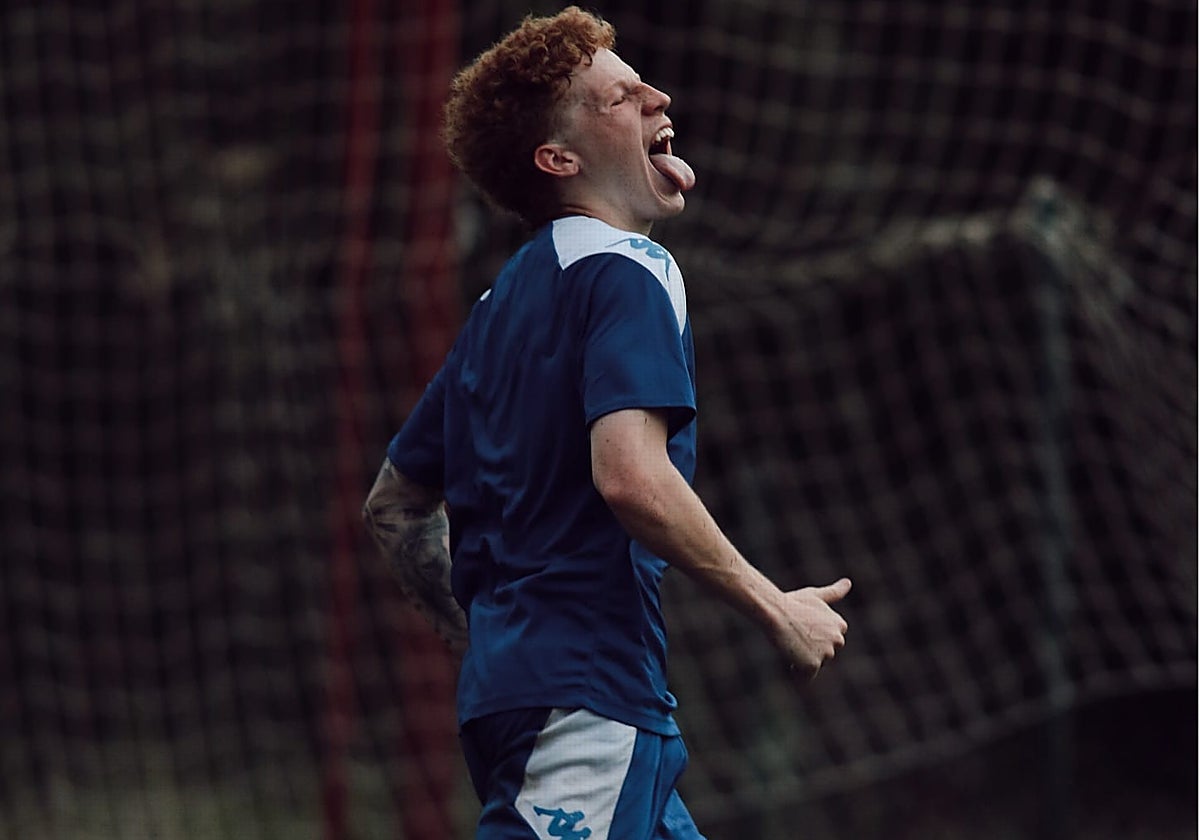 Jeremy de León, durante un entrenamiento con el Hércules.