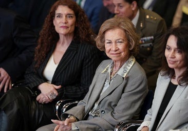 Elche se engalana para recibir este lunes a la Reina Emérita