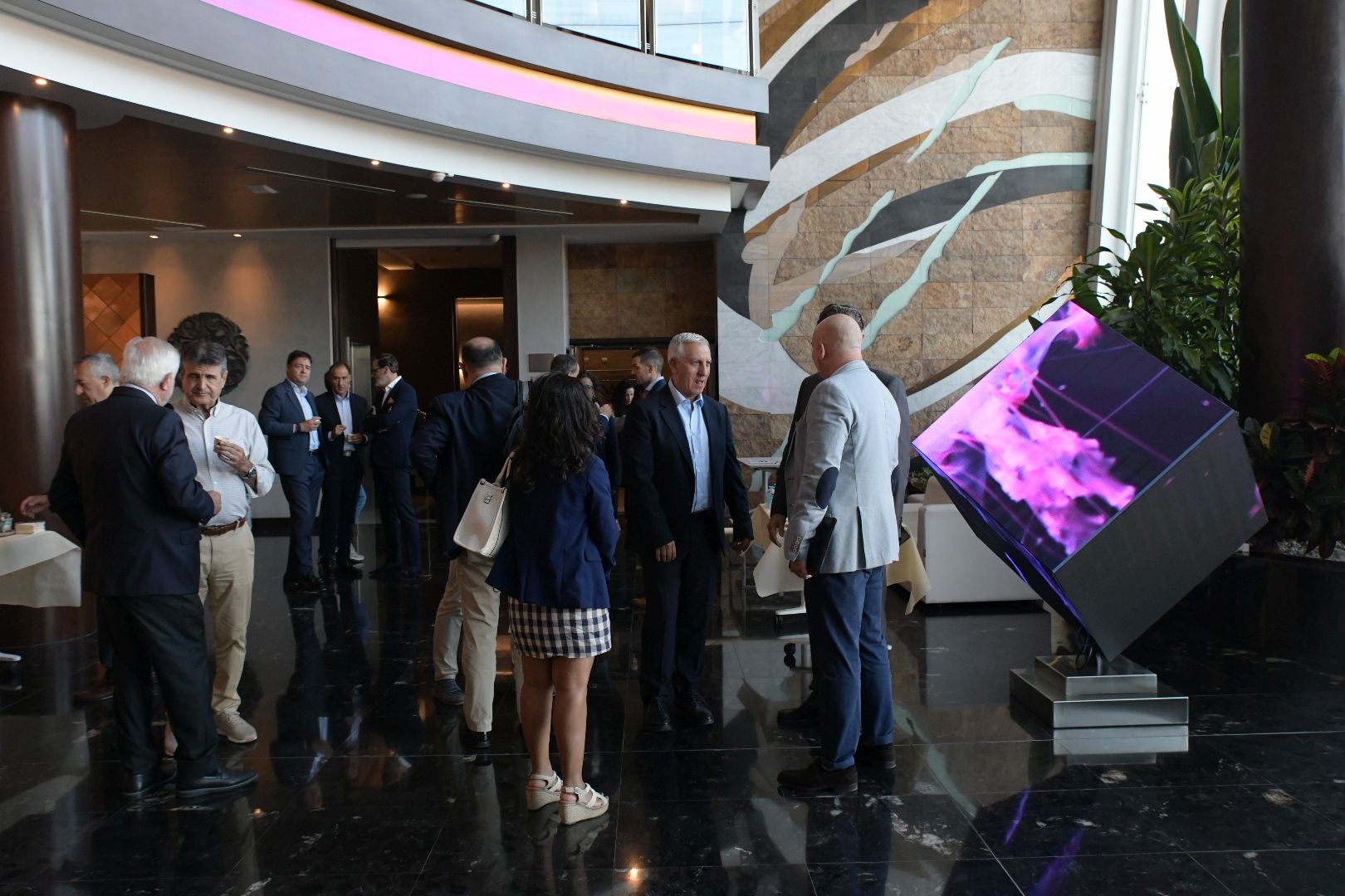 La jornada sobre absentismo laboral celebrada en Elche, en imágenes