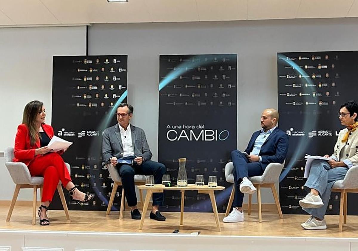 Grabación del podcast en uno de los municipios de la provincia,