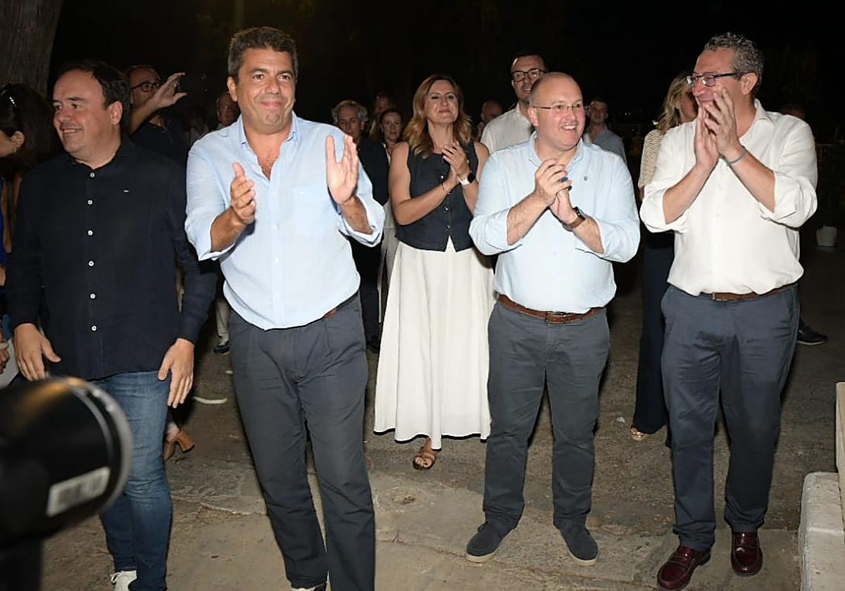 El secretario general del PPCV, Juanfran Pérez; el presidente popular, Carlos Mazón; el secretario general del PP, Miguel Tellado, y el presidente provincial de Alicante, Toni Pérez.