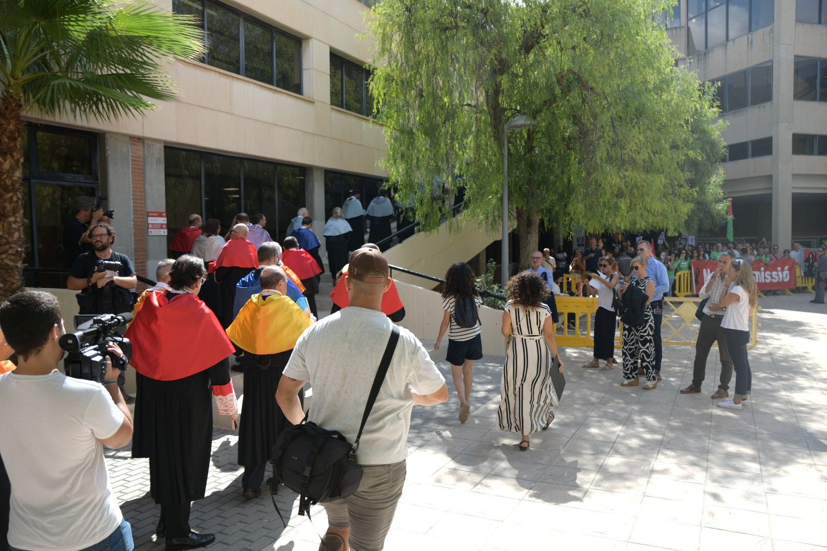 La apertura de curso en la Universidad de Alicante, foto a foto