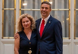 Juana Molina, nueva presidenta de Icoval junto a su predecesor y nuevo presidente del CGCVE, Gonzalo Moreno del Val, durante el acto de toma de posesión de éste.