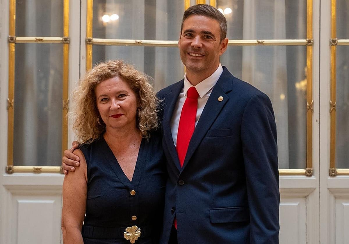 Juana Molina, nueva presidenta de Icoval junto a su predecesor y nuevo presidente del CGCVE, Gonzalo Moreno del Val, durante el acto de toma de posesión de éste.