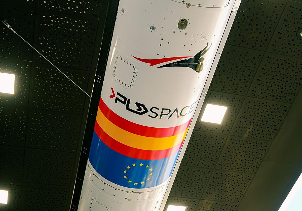 El Miura 1 en el techo de la sede de PLD Space.