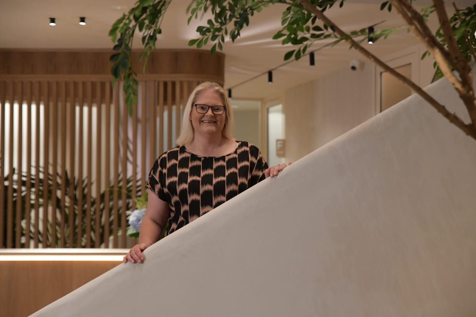 Louise Jon Brown posa en la clínica Tambre.