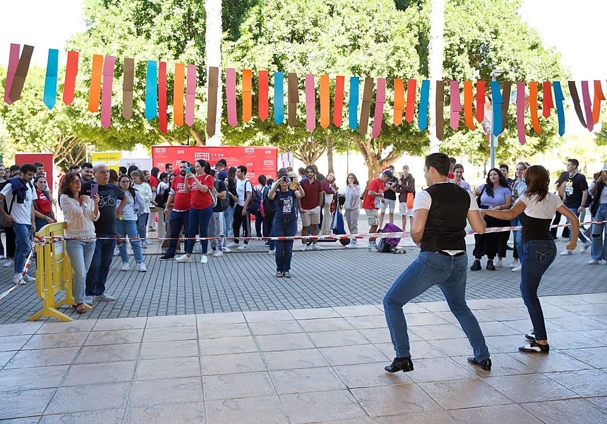 Feria de bienvenida de la UA.