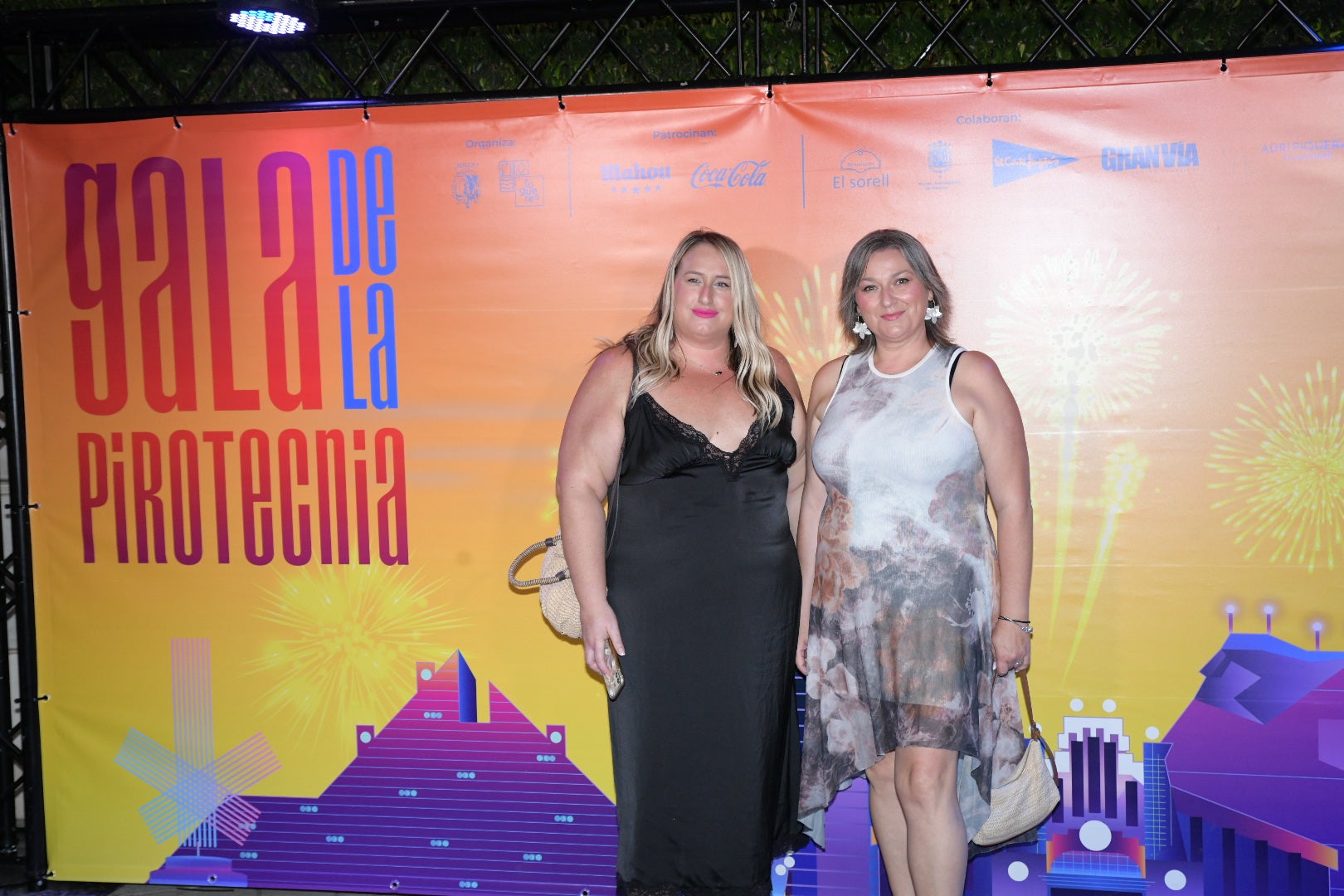 La segunda Gala de la pirotecnia de las Hogueras de Alicante, en imágenes