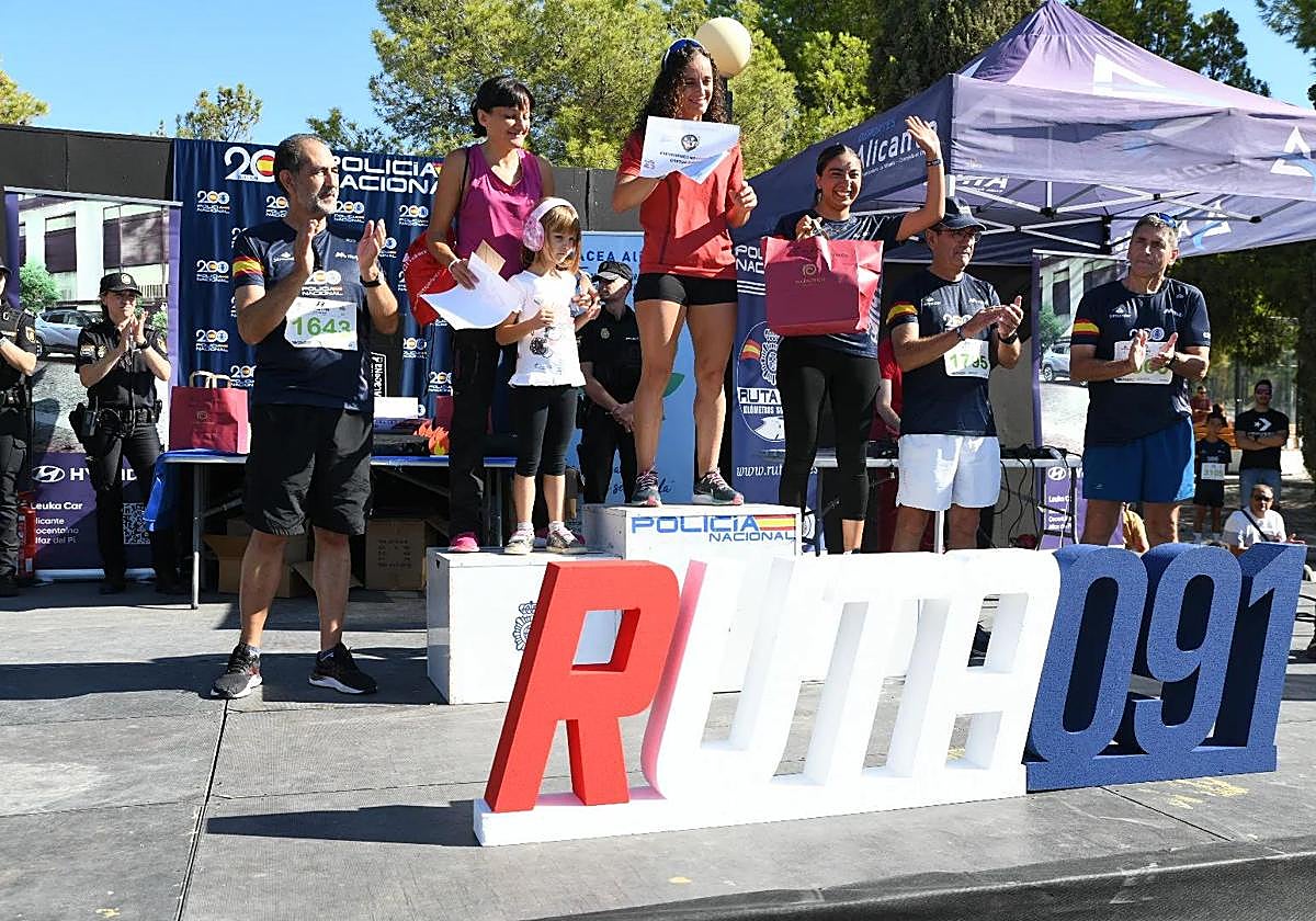 Podio de la carrera solidaria celebrada el año pasado.