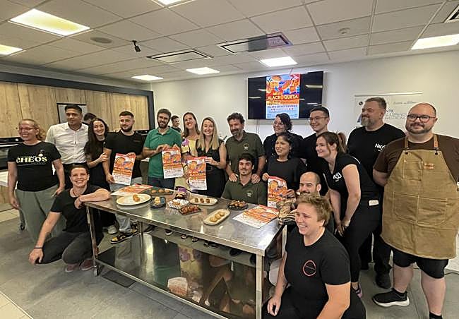 Participantes en el primer campeonato de croquetas de Alicante.