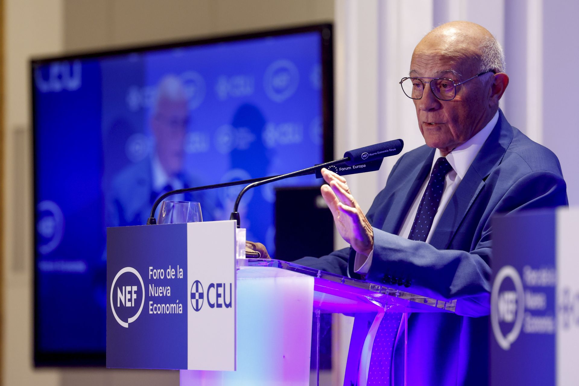 Oliu lanza una advertencia sobre la OPA de BBVA a los accionistas: «Por un plato de lentejas, no vale la pena»