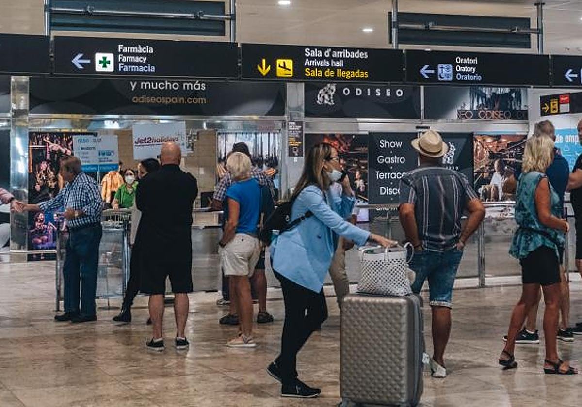Esperas en el aeropuerto de Alicante-Elche.