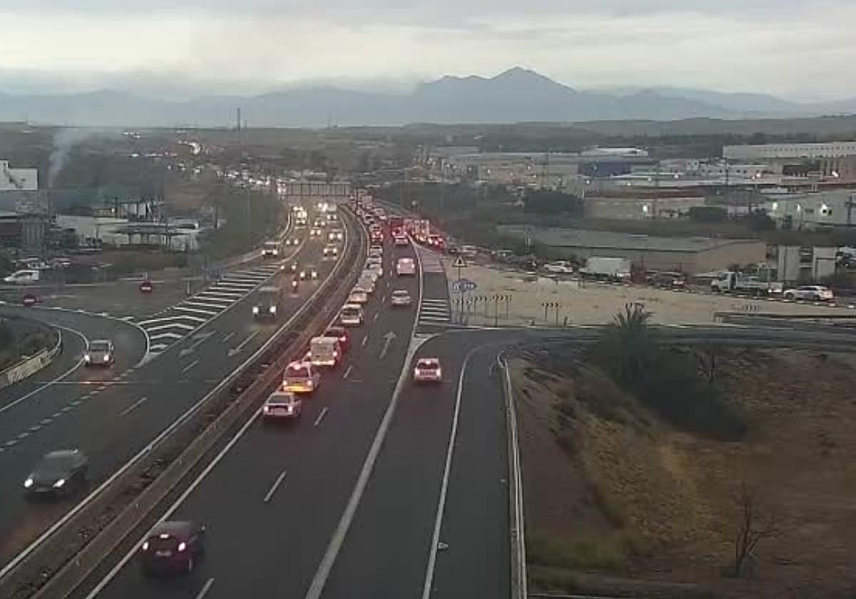 Retención en la carretera A-70 dirección Alicante.