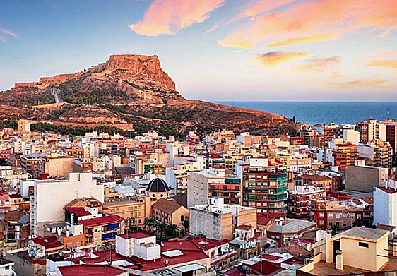 Cinco motivos por los que Alicante será tu escapada perfecta este otoño