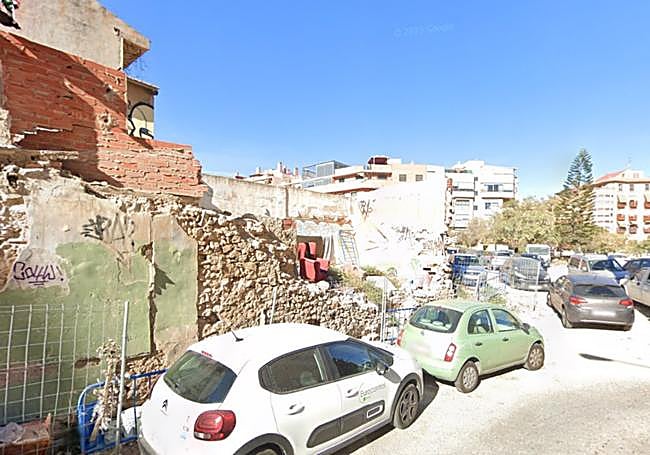 Estado de la vivienda en ruinas y la zona.