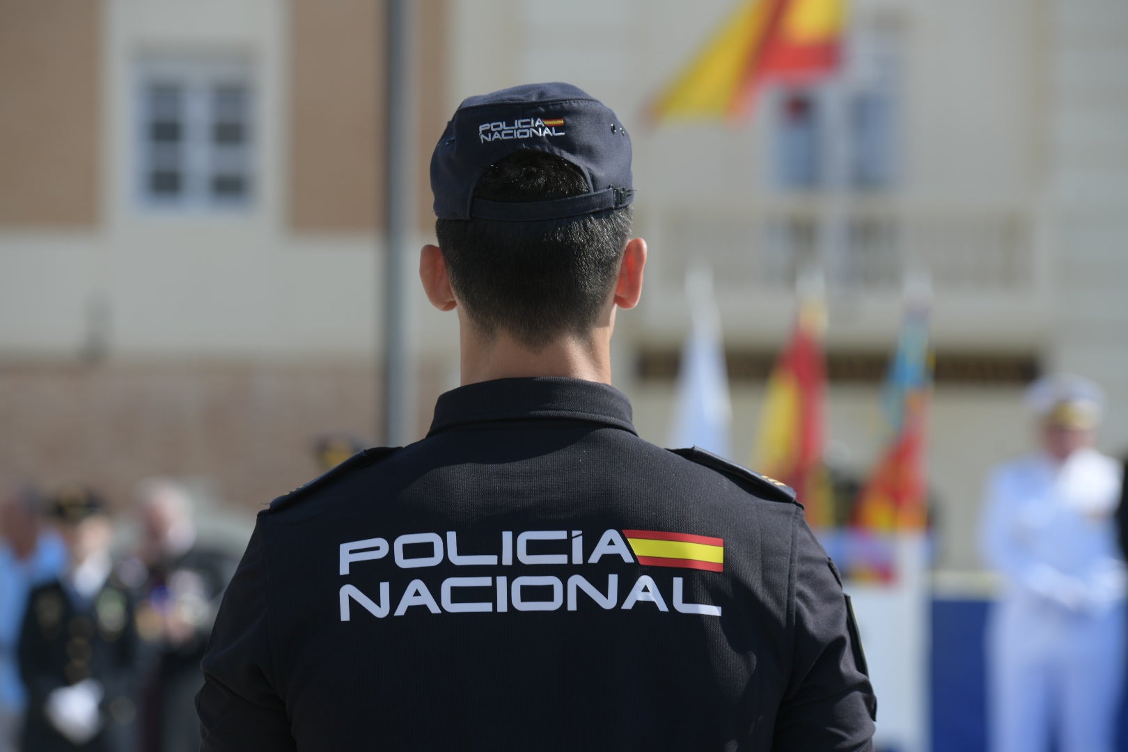 Orgullo azul en Alicante con el homenaje de la Policía Nacional a su patrón, los Santos Ángeles Custodios