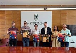 El alcalde, Pachi Pascual, y concejales presentan la programación festiva del 9 d'Octubre en San Vicente.